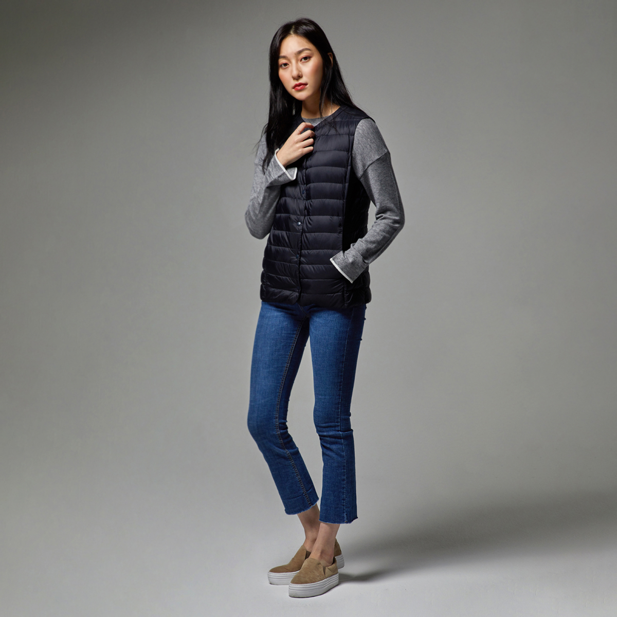 ▲로썸 경량구스베스트.(사진제공=롯데닷컴)