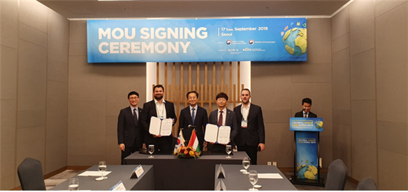 ▲에스에너지와 Profiszolar가 지난 17일 인터컨티넨탈 서울 코엑스에서 태양광 모듈 공급에 대한 MOU를 체결했다. (사진제공=에스에너지)