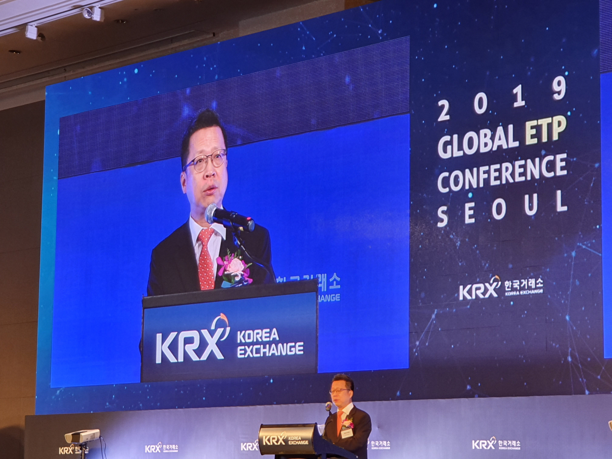 ▲20일 서울 콘래드호텔에서 열린 '2019년 글로벌 ETP 컨퍼런스 서울'에서 정지원 한국거래소 이사장이 개회사를 하고 있다. (윤기쁨 기자(@modest12))