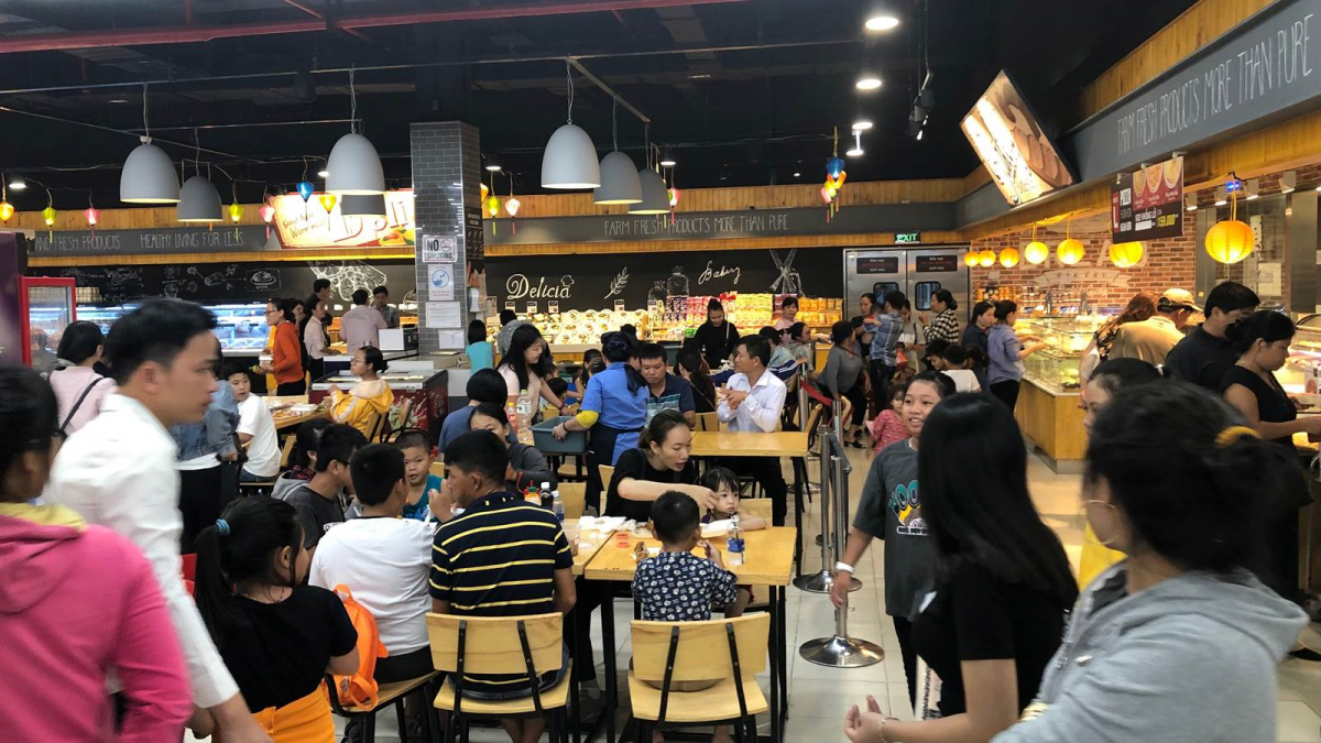 ▲롯데마트 남사이공점 밀솔루션 매장(사진제공=롯데마트)