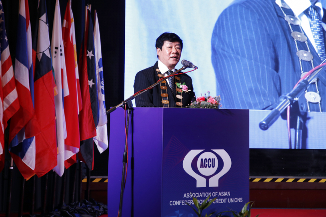 ▲김윤식 신협 회장이 27일 말레이시아 쿠알라룸프루푸에서 열린 2019 아시아신협연합회 포럼에서 기념사를 하고 있다. (사진 제공=신협중앙회)