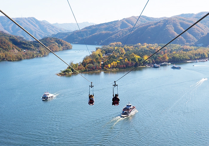 ▲남이섬 짚와이어.(사진제공=인터파크)