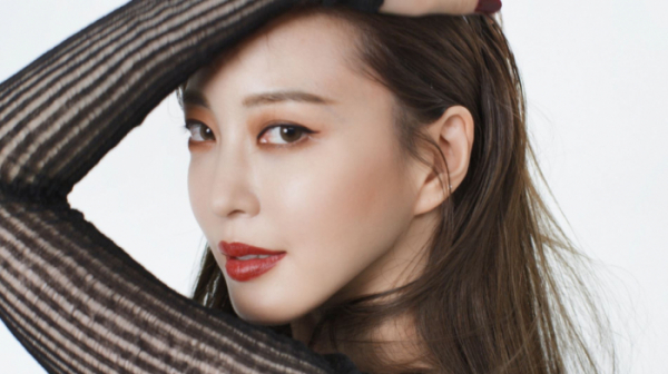 ▲한예슬(사진제공=입생로랑 뷰티)