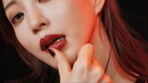 ▲한예슬(사진제공=입생로랑 뷰티)