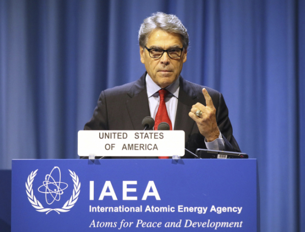 ▲16일(현지시간) 오스트리아 빈에서 열린 국제원자력기구(IAEA) 총회에서 릭 페리 미국 에너지장관이 연설하고 있다. 빈/AP연합뉴스
