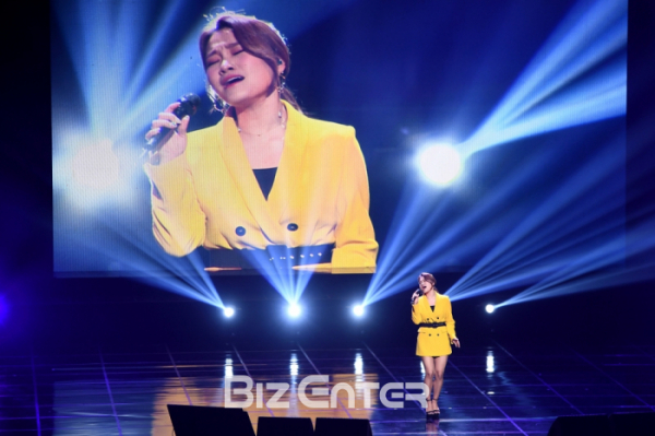 ▲손승연이 7일 오후 서울 영등포구 여의도 KBS홀에서 열린 이투데이 신춘음악회 '2019 따뜻한 콘서트'에 참석해 무대를 펼치고 있다.(비즈엔터DB)