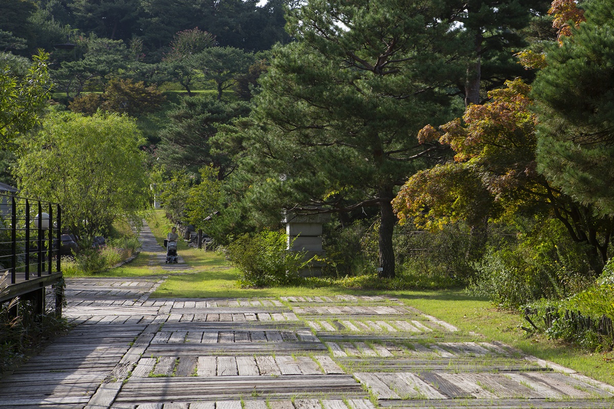 ▲이영미술관 정원에서 산책을 해도 좋다.