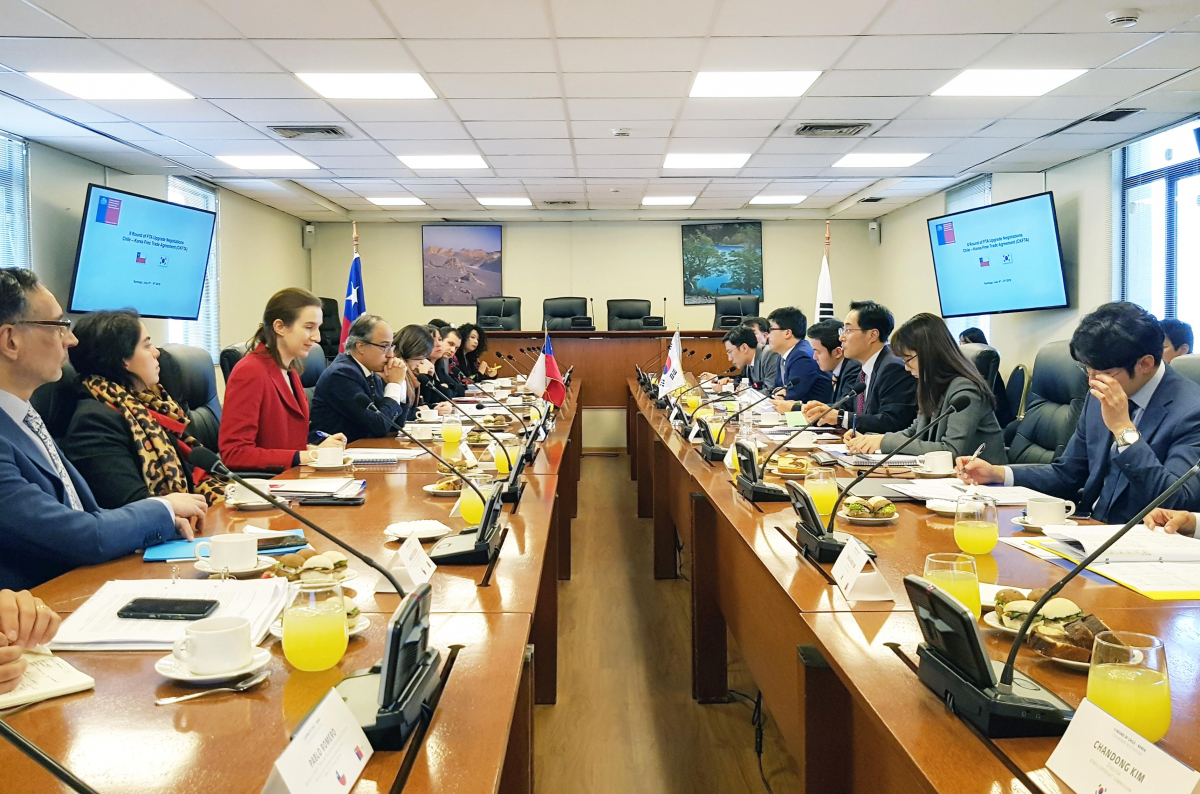 ▲7월 칠레 산티에고에서 열린 한-칠레 FTA 2차 개선 협상(사진 제공=산업통상자원부)