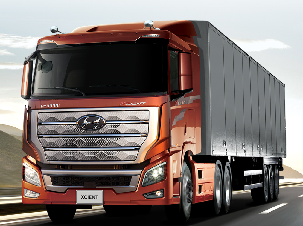 ▲현대자동차가 14일 인제스피디움에서 대형트럭 엑시언트 차주와 동반인 40명을 초청해 '2019 엑시언트 드라이빙 페스티벌'을 실시했다. (사진제공=현대차)