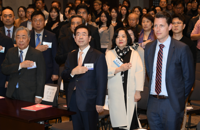 ▲저스틴 킨츠 우버 정책담당 부사장(맨 오른쪽).(출처=서울시)