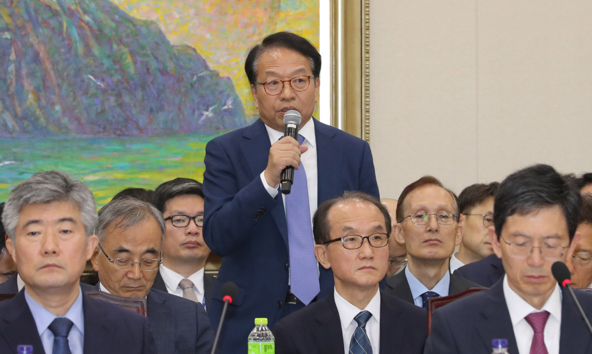 ▲한인섭 한국형사정책연구원 원장이 17일 국회에서 열린 정무위원회 국정감사에서 의원 질의에 답변하고 있다.(연합뉴스)