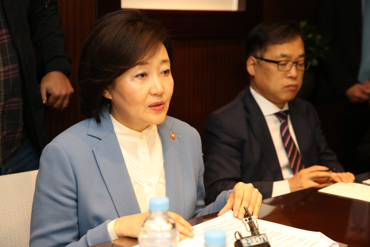 ▲박영선 중소벤처기업부 장관이 유럽기업인들과의 간담회에서 발언하고 있다. 중소벤처기업부 제공