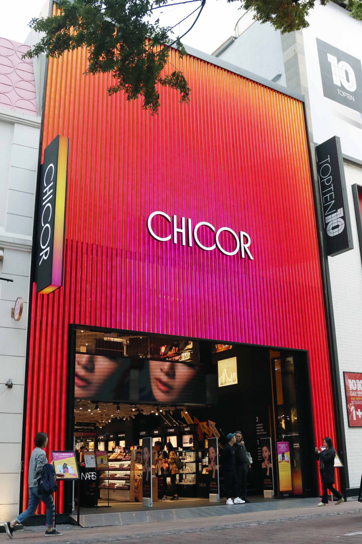 ▲시코르_명동점 (사진제공=신세계)