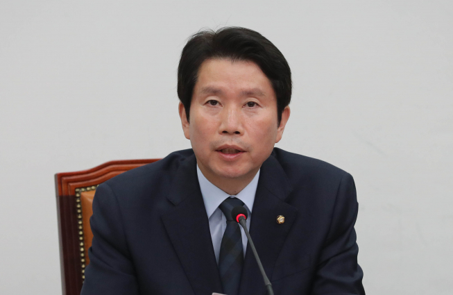 ▲더불어민주당 이인영 원내대표가 23일 오전 국회에서 열린 최고위원회의에서 발언하고 있다.  (연합뉴스)