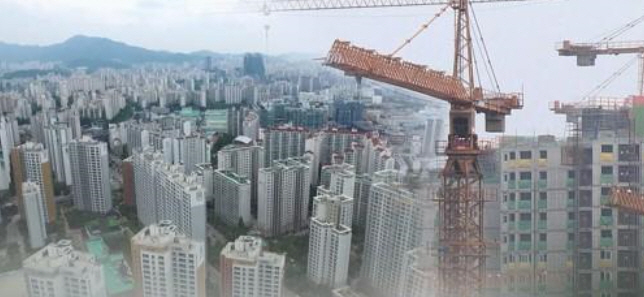 ▲서울 송파구 올림픽선수촌아파트 재건축 모임이 최근 진행한 정밀안전진단 보고서에 나타난 오류에 대해 송파구청에 이의를 제기하고 나섰다. (사진 제공=연합뉴스)
