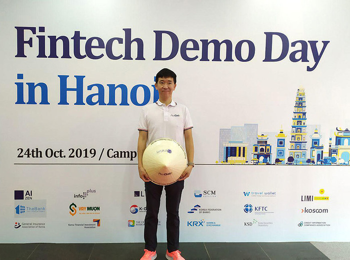 ▲페이게이트는 지난 24일 베트남 하노이에서 열린 ‘핀테크 데모 데이 인 하노이’에 참석해 세이퍼트 플랫폼을 소개하는 시간을 가졌다고 25일 밝혔다. (사진제공=페이게이트)
