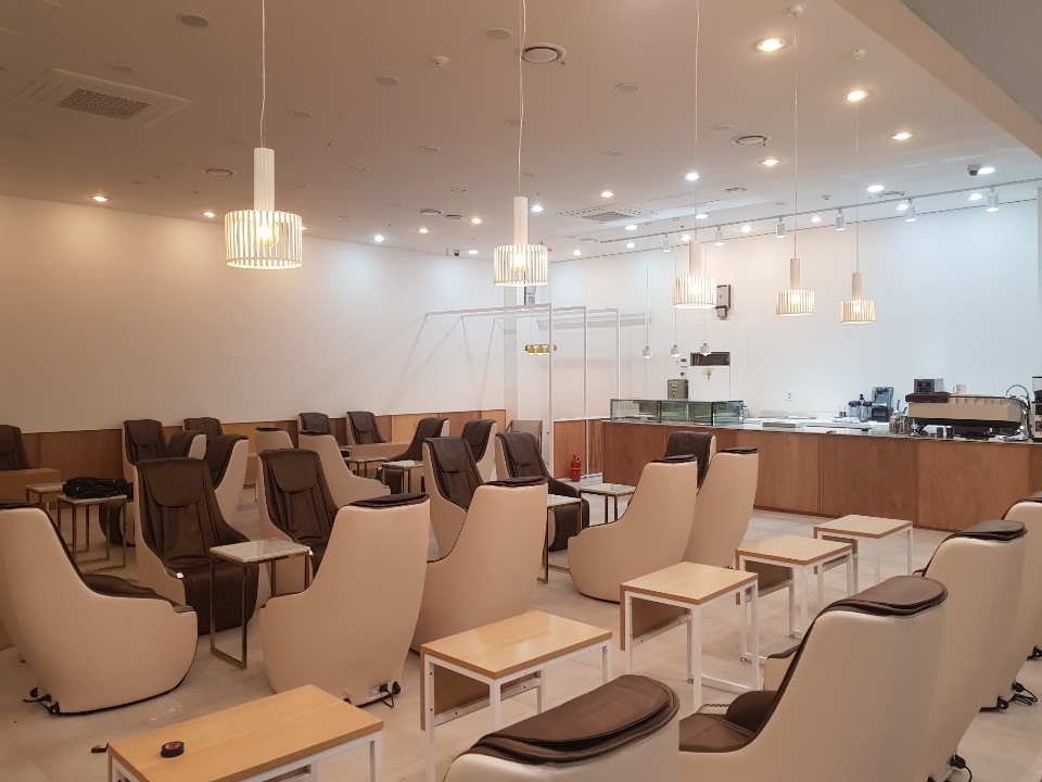 ▲롯데 프리미엄 아울렛 이천점 카페 칠링칠러 전경 (사진제공=롯데쇼핑)