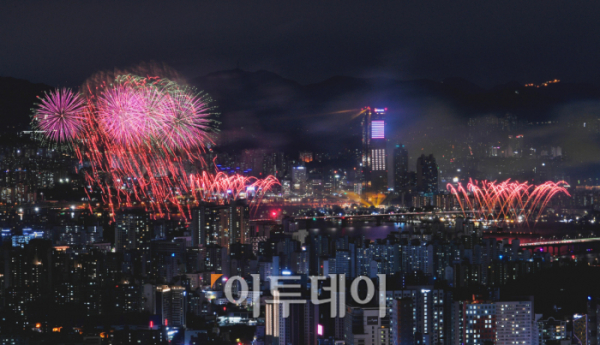 ▲지난해 열린  ‘한화와 함께하는 서울세계불꽃축제’ (신태현 기자(holjjak@))