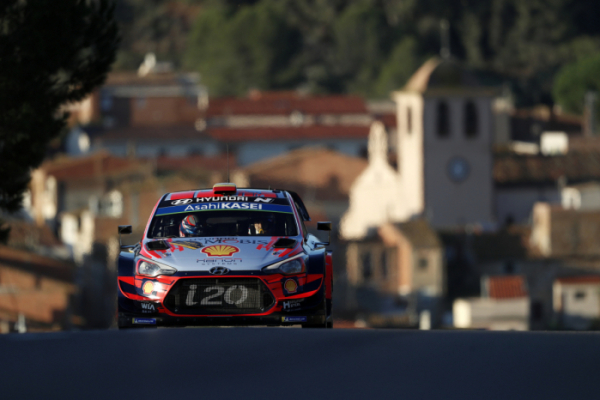 ▲스페인 타라고나(Tarragona) 주에서 열린 2019 월드랠리챔피언십 13차 대회에서 우승을 차지한 현대자동차 ‘i20 Coupe WRC’ 랠리카가 달리고 있는 모습.  (사진제공=현대차)