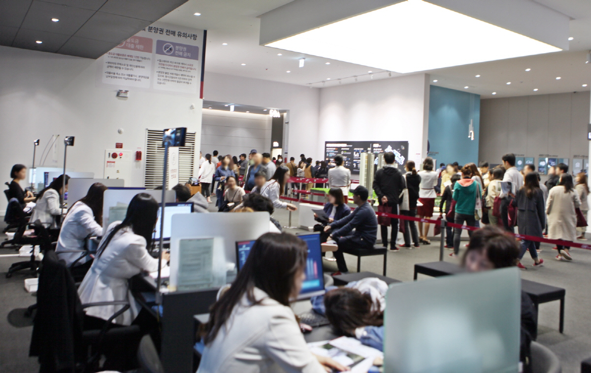 ▲힐스테이트 비산 파크뷰 견본주택 내부 모습.