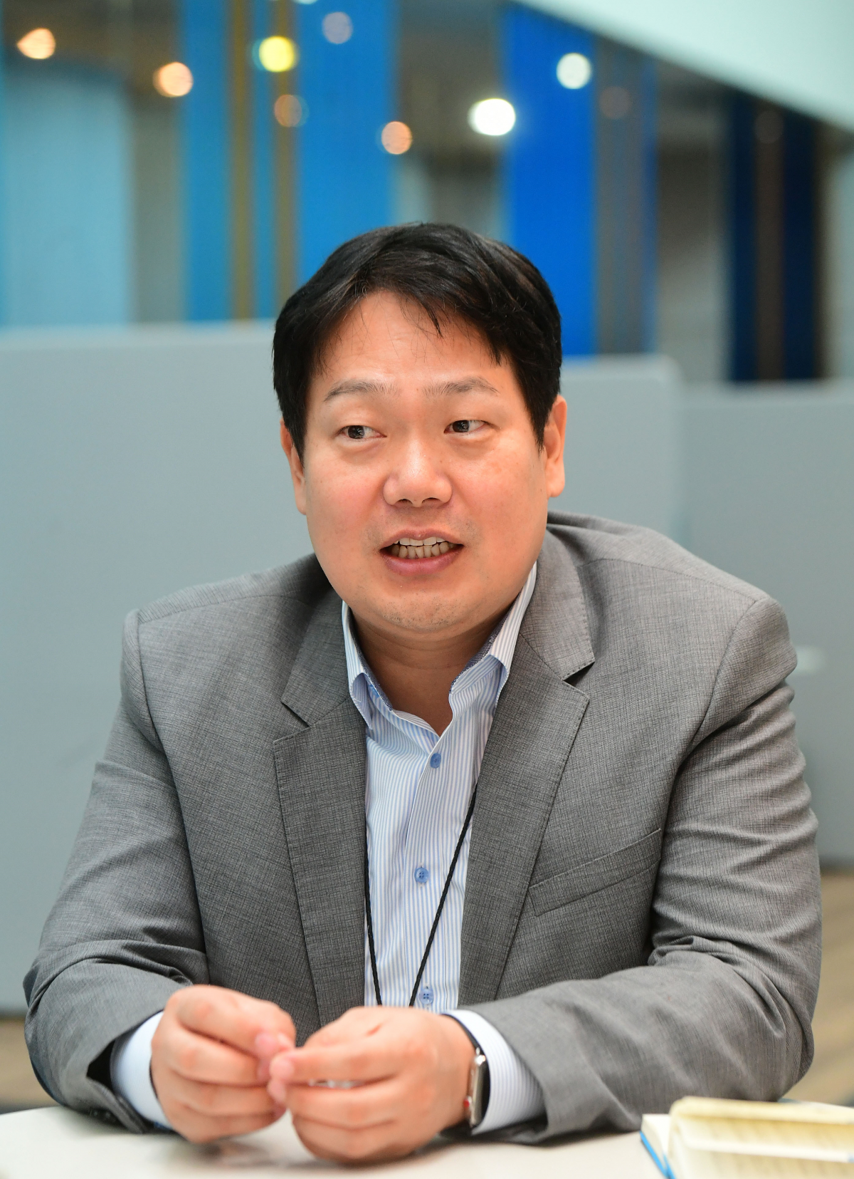 ▲최창규 NH투자증권 연구원이 지난 28일 서울 여의도 NH투자증권 본사에서 이투데이와 인터뷰를 하고 있다. (고이란 기자 photoeran@)