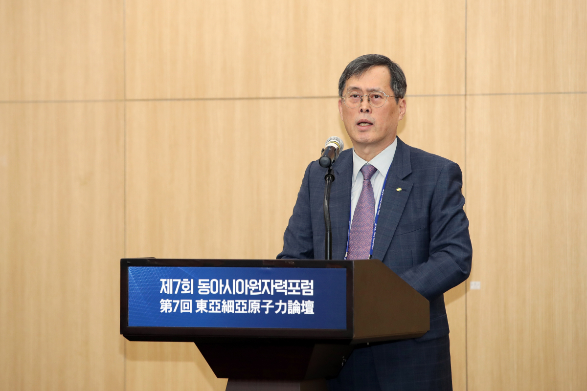 ▲정재훈 한국수력원자력 사장 및 한국원자력산업회의 회장이 6일 경주 화백컨벤션센터에서 열린 '제7회 동아시아 원자력포럼'에 참석, 개회사를 하고 있다. (사진제공=한국원자력산업회의)