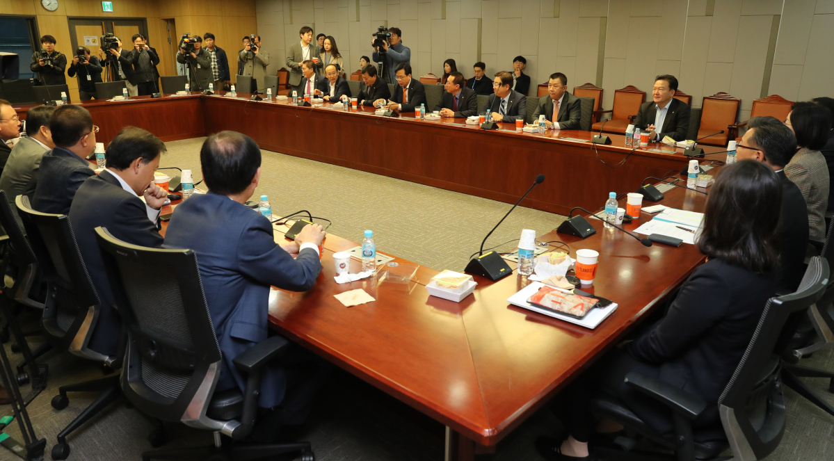 ▲내년 총선 대비 당 쇄신 방안을 논의하기 위한 자유한국당 초선의원 모임이 7일 오전 국회 의원회관에서 열리고 있다. (연합뉴스)