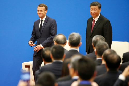 ▲에마뉘엘 마크롱 프랑스 대통령과 시진핑 중국 국가주석이 6일(현지시간) 중국 베이징 인민대회당에서 열린 경제포럼에 참석했다. 베이징/신화연합뉴스 
