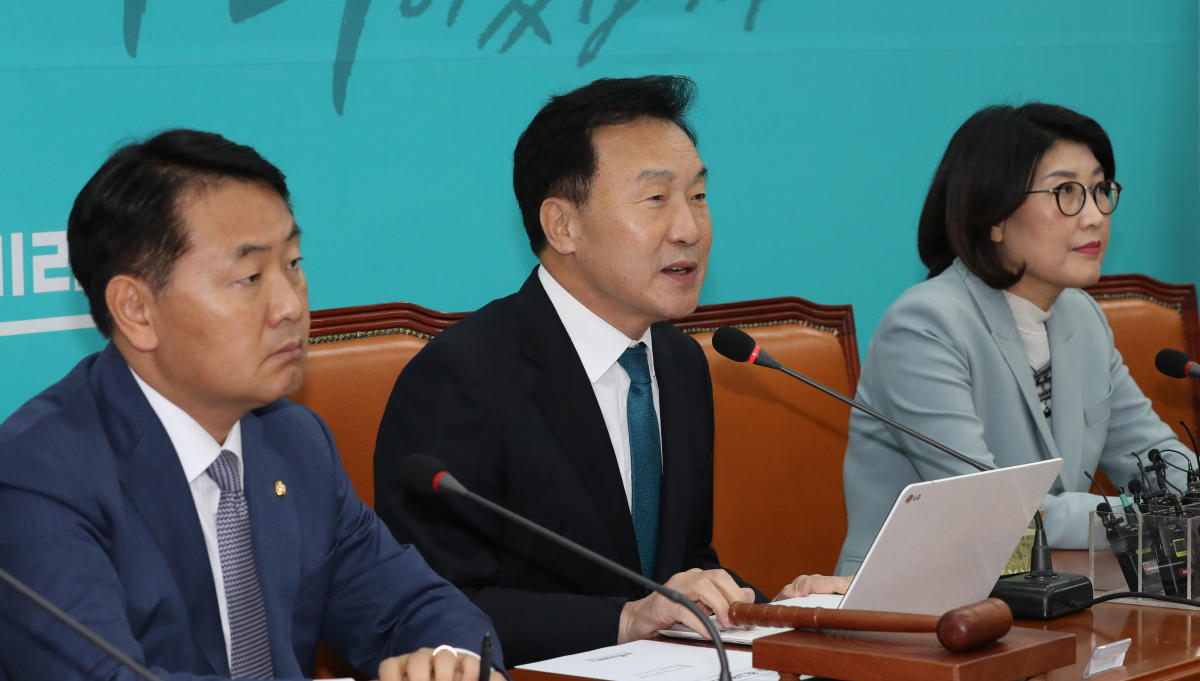 ▲바른미래당 손학규 대표가 8일 오전 국회에서 열린 최고위원회의에서 발언하고 있다.  (연합뉴스)