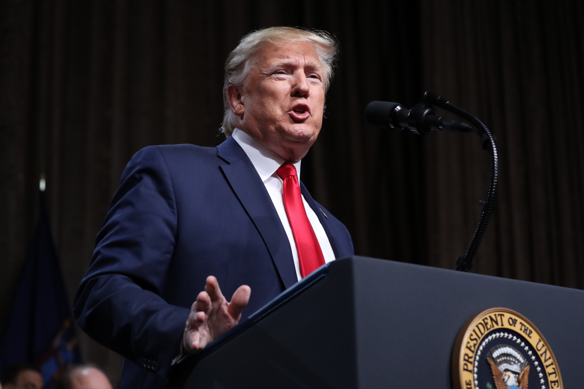 ▲도널드 트럼프 미국 대통령이 12일(현지시간) 뉴욕경제클럽에서 연설하고 있다. 뉴욕/AP연합뉴스 
