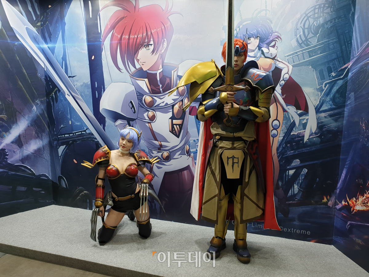 ▲곳곳에서 이같은 고퀄리티의 코스튬 플레이어들을 만나볼 수 있다. (부산=김정웅 기자 cogito@)