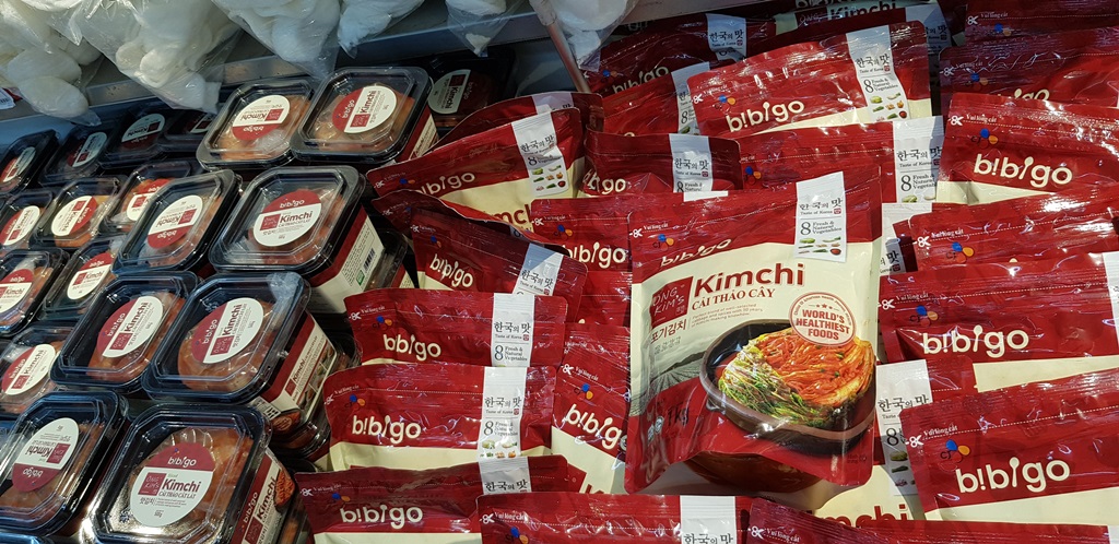 ▲베트남 마트에서 판매되고 있는 한국 김치. (사진=이해곤 기자)