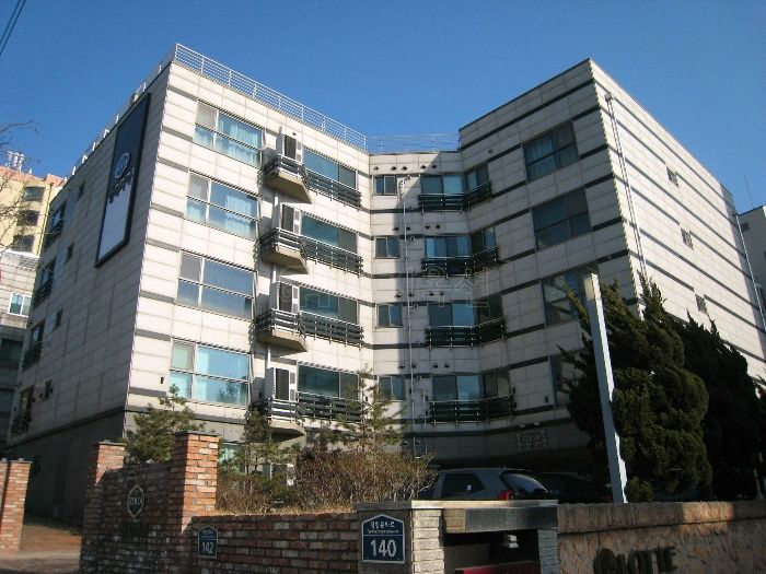 ▲서울 종로구 평창동 66-1 엘리시아 201호. (사진 제공=지지옥션)