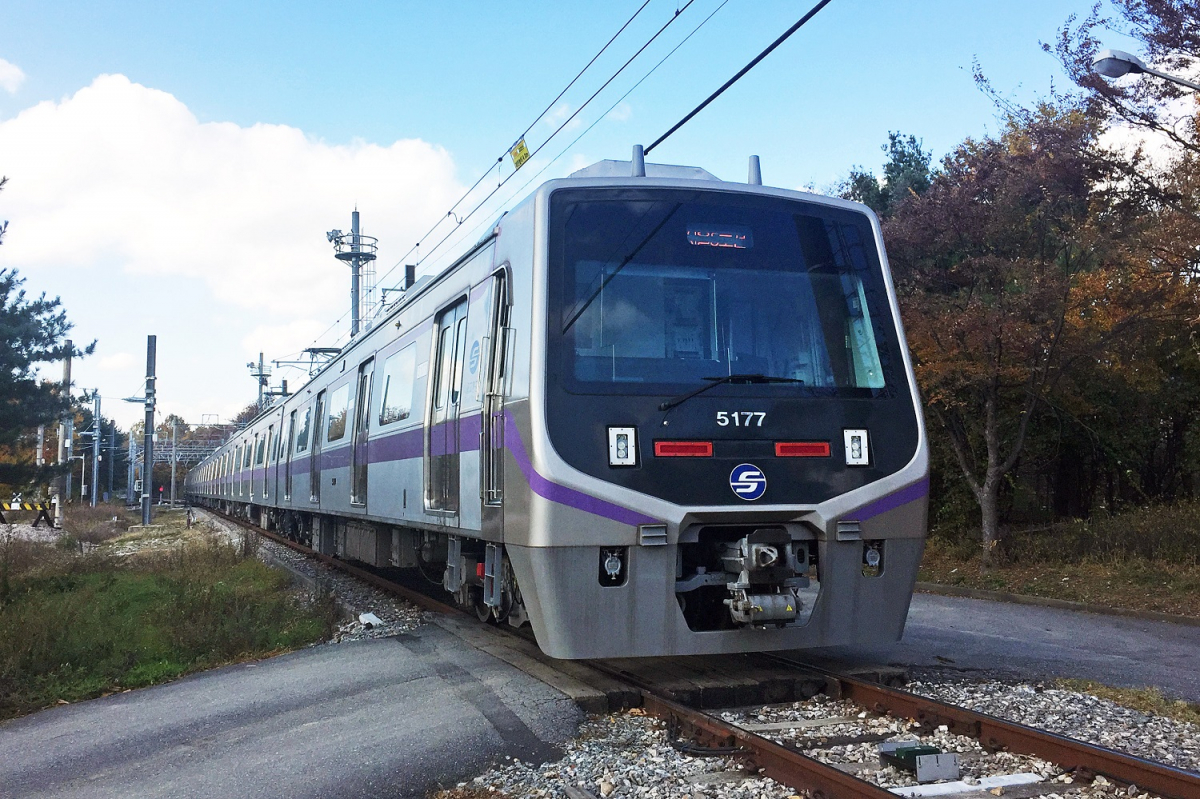 ▲현대로템이 개발한 통합신호장치가 적용된 서울시 5호선 하남선 열차.  (사진제공=현대로템)