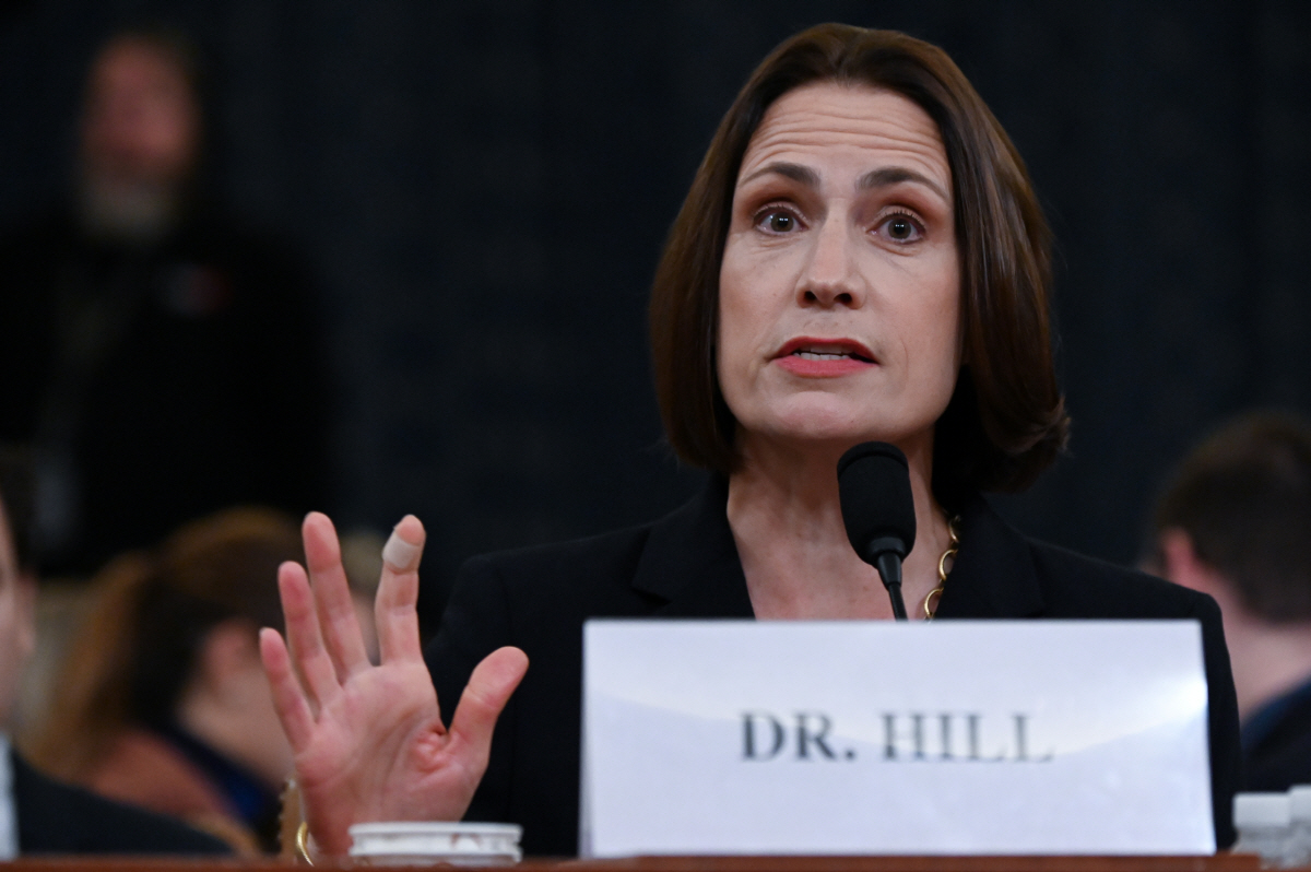 ▲ 피오나 힐 전 미 백악관 국가안보회의(NSC) 유럽·아시아 담당 선임국장이 21일(현지시간) 워싱턴DC 국회의사당에서 열린 하원 정보위원회의 도널드 트럼프 대통령 탄핵조사 공개 청문회에 참석해 증언하고 있다. 워싱턴DC/로이터연합뉴스.