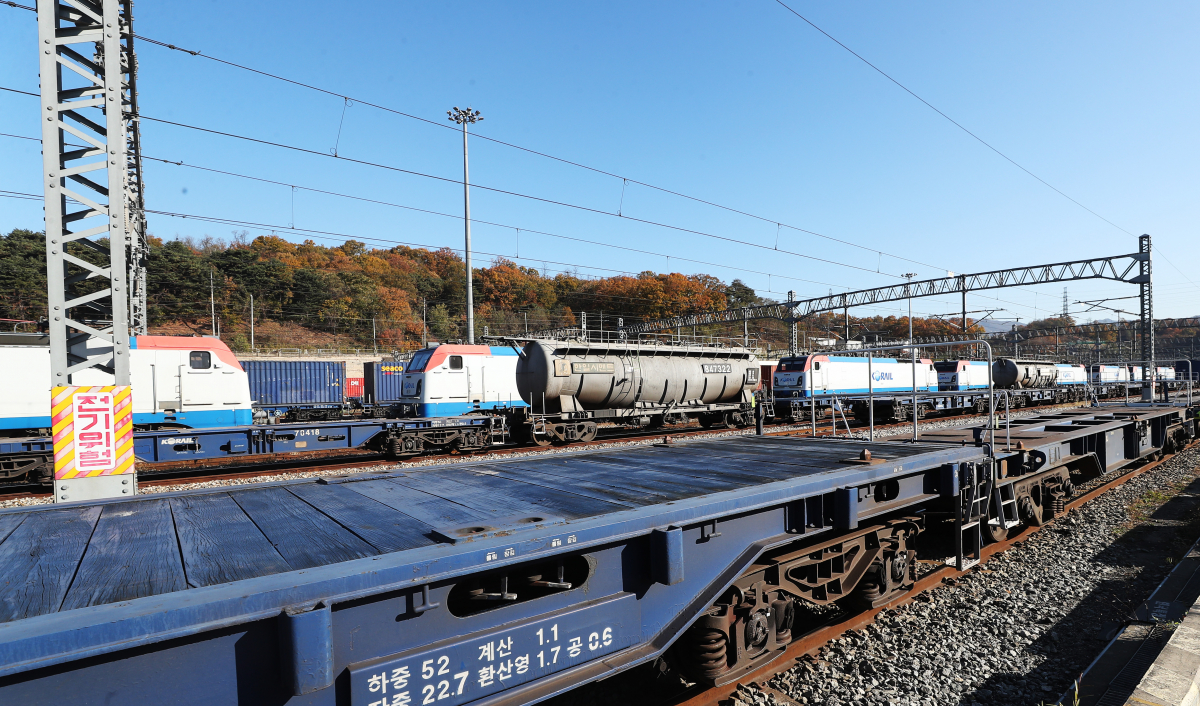 ▲철도파업으로 멈춰선 화물열차. (연합뉴스)