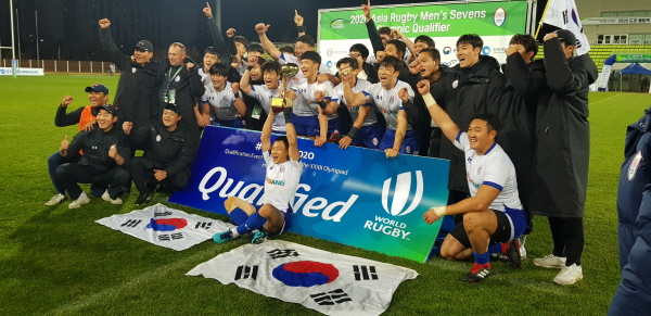 ▲사진=기뻐하고 있는 럭비 대표팀 선수들