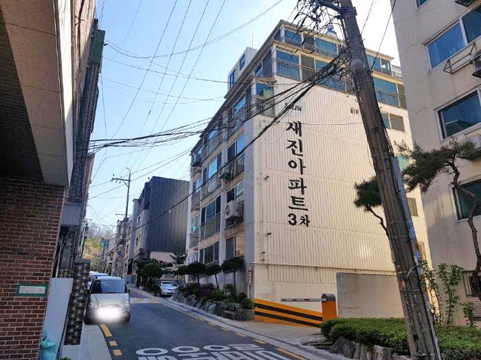 ▲서울 관악구 봉천동 1618-27 새진3차아파트. (사진 제공=지지옥션)