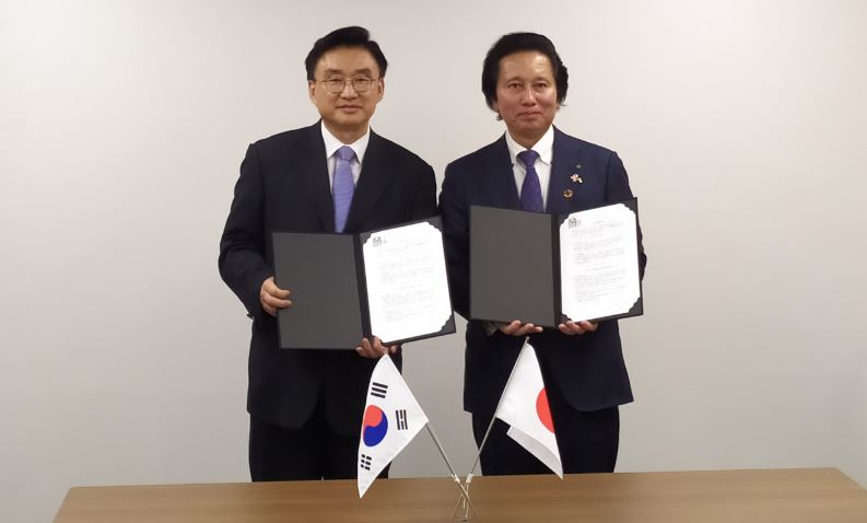 ▲금호전기와 아데랑스 관계자 (사진제공=금호전기)