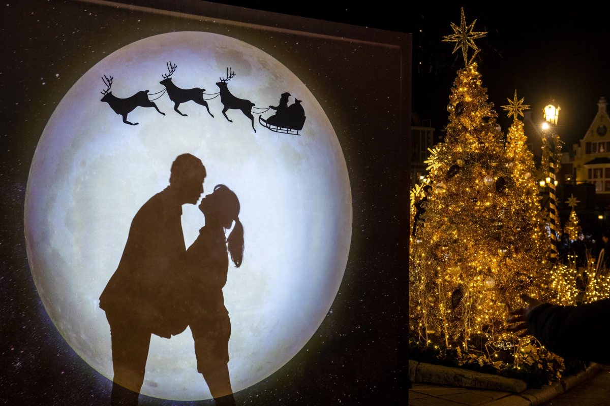 ▲골든 일루미네이션 블링블링 골드 가든 (사진제공=삼성물산)