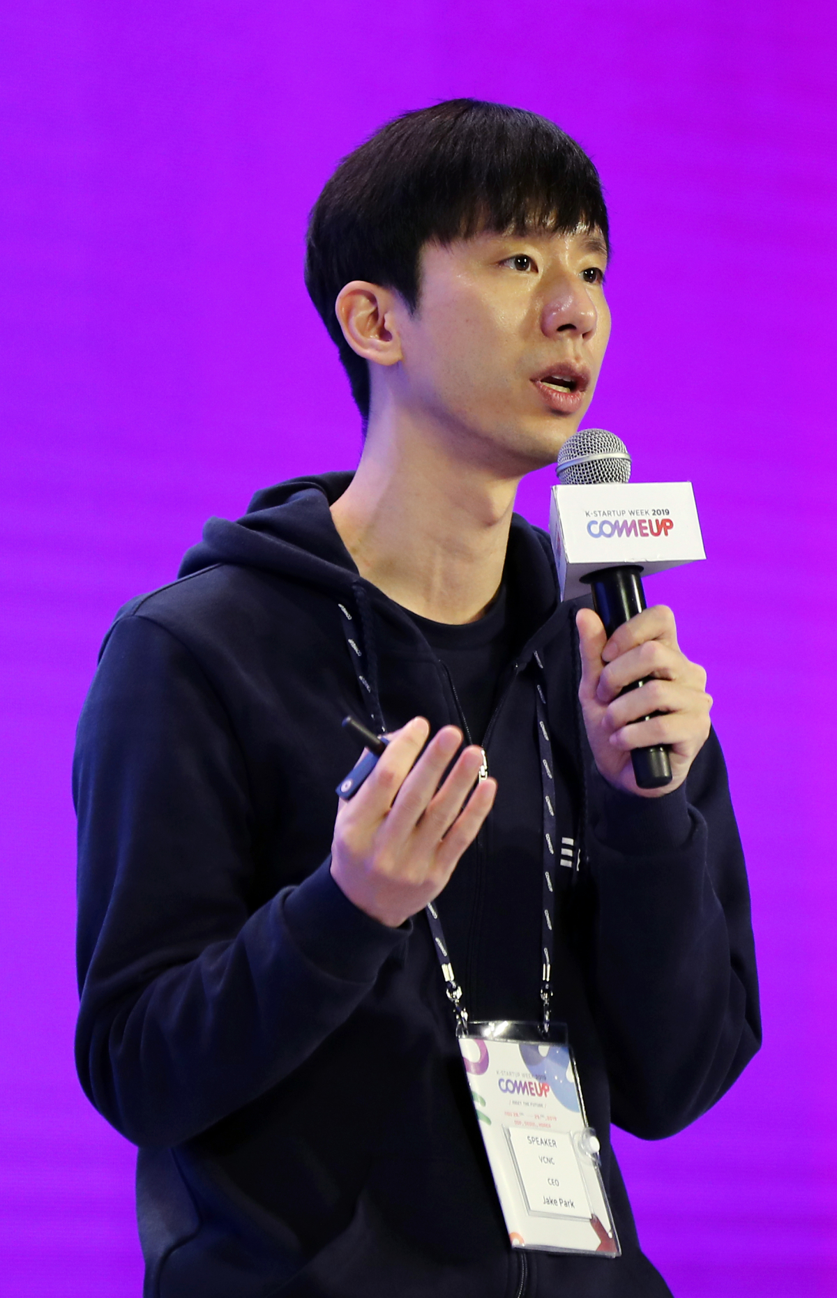 ▲'타다' 운영사 VCNC의 박재욱 대표가 29일 오후 서울 동대문디자인플라자(DDP)에서 열린 글로벌 스타트업 페스티벌 '컴업(ComeUp) 2019'에 참석해 모빌리티 세션 기조연설을 하고 있다. 2019.11.29 (연합뉴스)