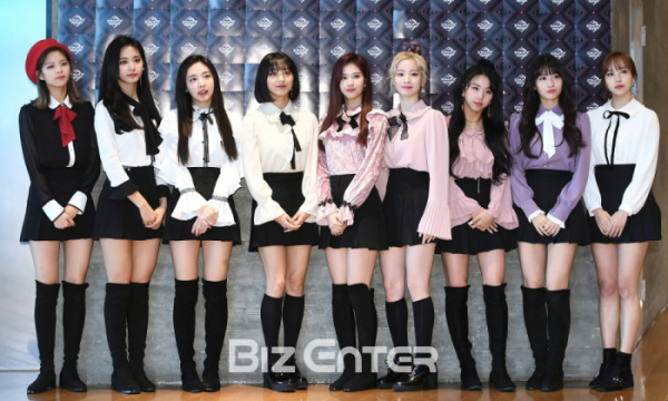 ▲모바일 게임 'DX: 신세기의 전쟁' 모델 트와이스(비즈엔터DB)