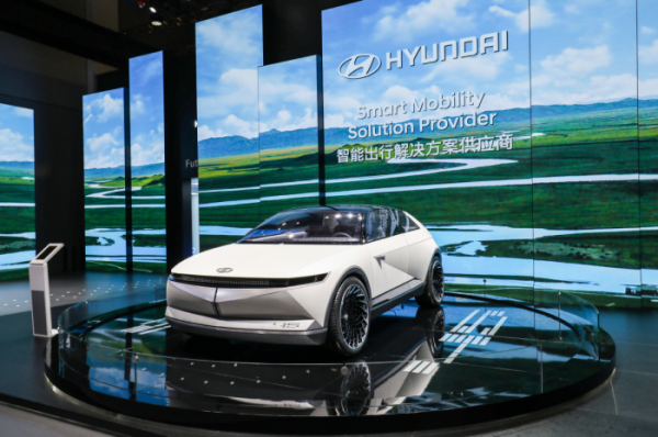 ▲현대차는 지난 8월 독일 프랑크푸르트 모터쇼에서 공개한 EV 비전 콘셉트 '45'를 아시아에서 처음으로 선보였다. 
 (사진제공=현대차그룹)
