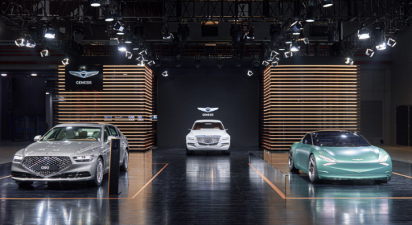 ▲중국 시장에 첫선을 보인 제네시스는 수소연료전지 SUV 콘셉트카 'GV80 콘셉트', 지난 3월 열린 뉴욕 모터쇼에서 공개된 전기차 기반의 프리미엄 씨티카(City Car) 콘셉트카 '민트 콘셉트(Mint Concept)' 등을 전시했다. 
 (사진제공=현대차그룹)