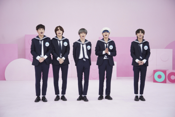 ▲'아이돌룸' 투모로우바이투게더(사진제공=JTBC)