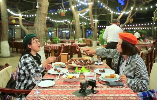 ▲'배틀트립' 김숙-송은이 '아제르바이잔' 양갈비(사진제공=KBS2)