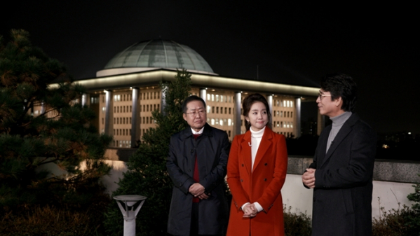 ▲'정치합시다' 유시민 이사장ㆍ홍준표 전 대표(사진제공=KBS1)