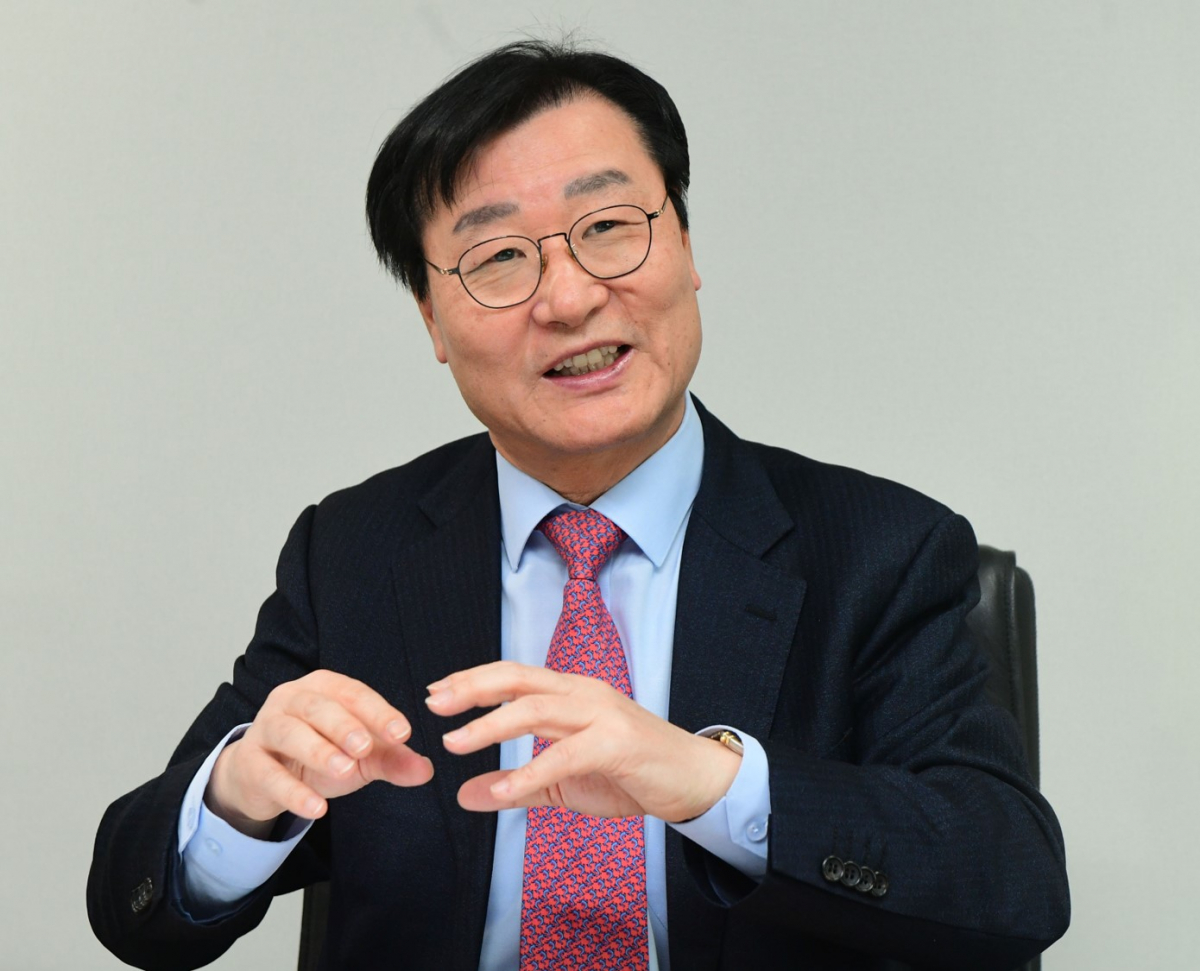 ▲정기승 KTB자산운용 부회장이 4일 서울 여의도 KTB빌딩 사무실에서 이투데이와 인터뷰를 하고 있다. (고이란 기자 photoeran@)