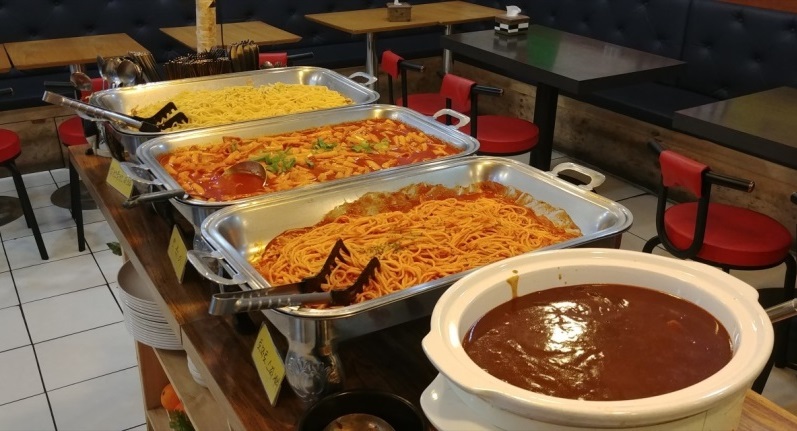 (출처=돈가스뷔페 밥아저씨 네이버 플레이스)