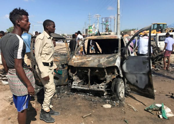 ▲동아프리카 소말리아 수도 모가디슈에서 28일(현지시간) 오전 차량을 이용한 자살 폭탄 테러로 100명에 육박하는 사망자가 발생했다. 모가디슈/로이터연합뉴스
